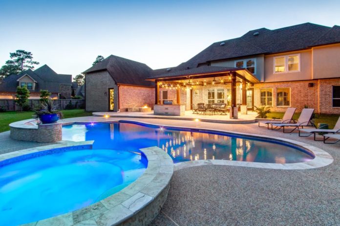 swimming pool