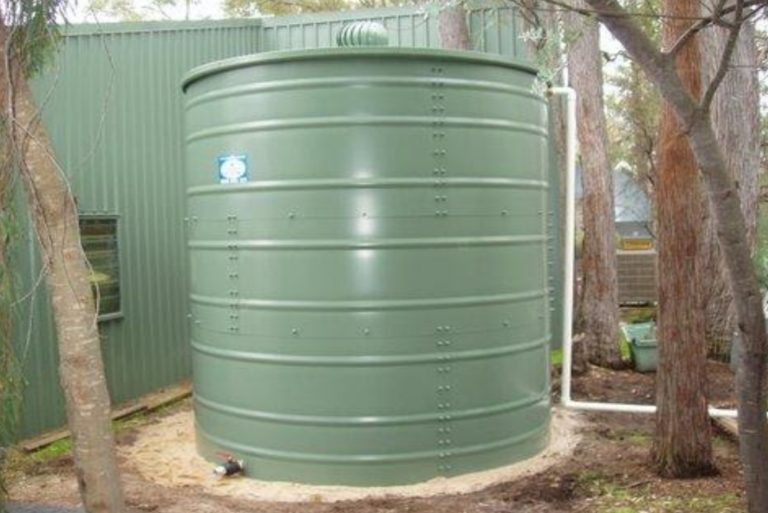 Pros and Cons of Using Rainwater Harvesting Tanks for Irrigation FotoLog