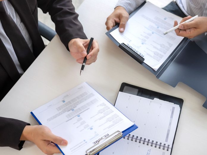 employer-arriving-for-a-job-interview