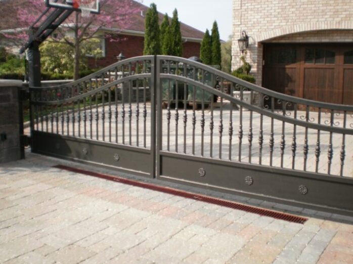 Different Types of Driveway Gates & How to Choose the Right One - FotoLog
