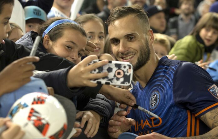 What are Professional Sports Leagues Doing Digitally To Capture New Fans