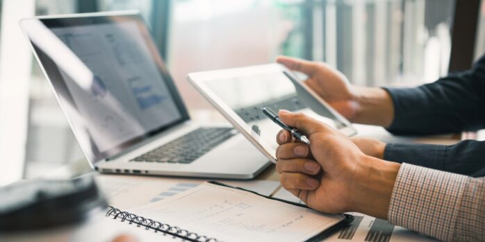 data-analysts-collaborating-on-web-scraping