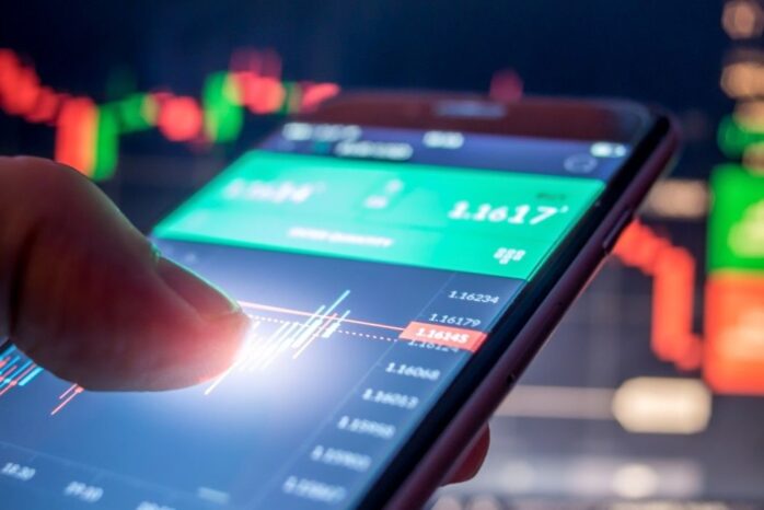 trader-bitcoin-chain-stock-savings-decentralized-gold-invest-growth-golden-crypto-currency-trade