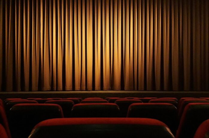 Reasons to Attend a Dinner Show on Your Family Vacation