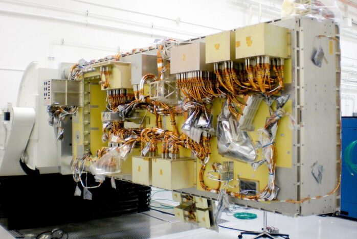 Space Can Multi-Stage Integrated Control Method of Space Bus - FotoLog